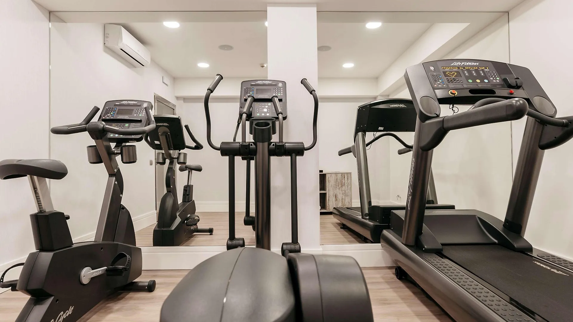 Catalonia Brussels Hotel Saint-Gilles 4*,